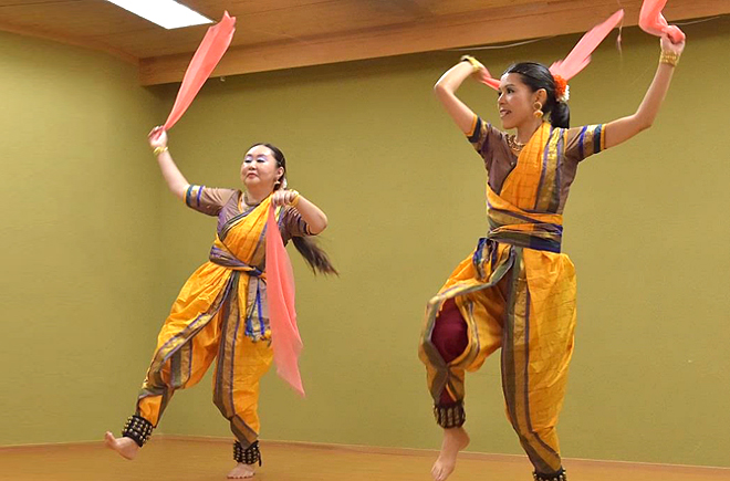 信濃観月苑の舞台オイラッタム